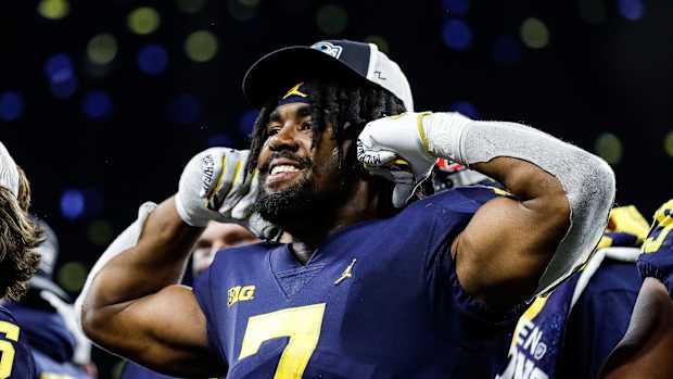 Donovan-Edwards-Michigan-Flex-22